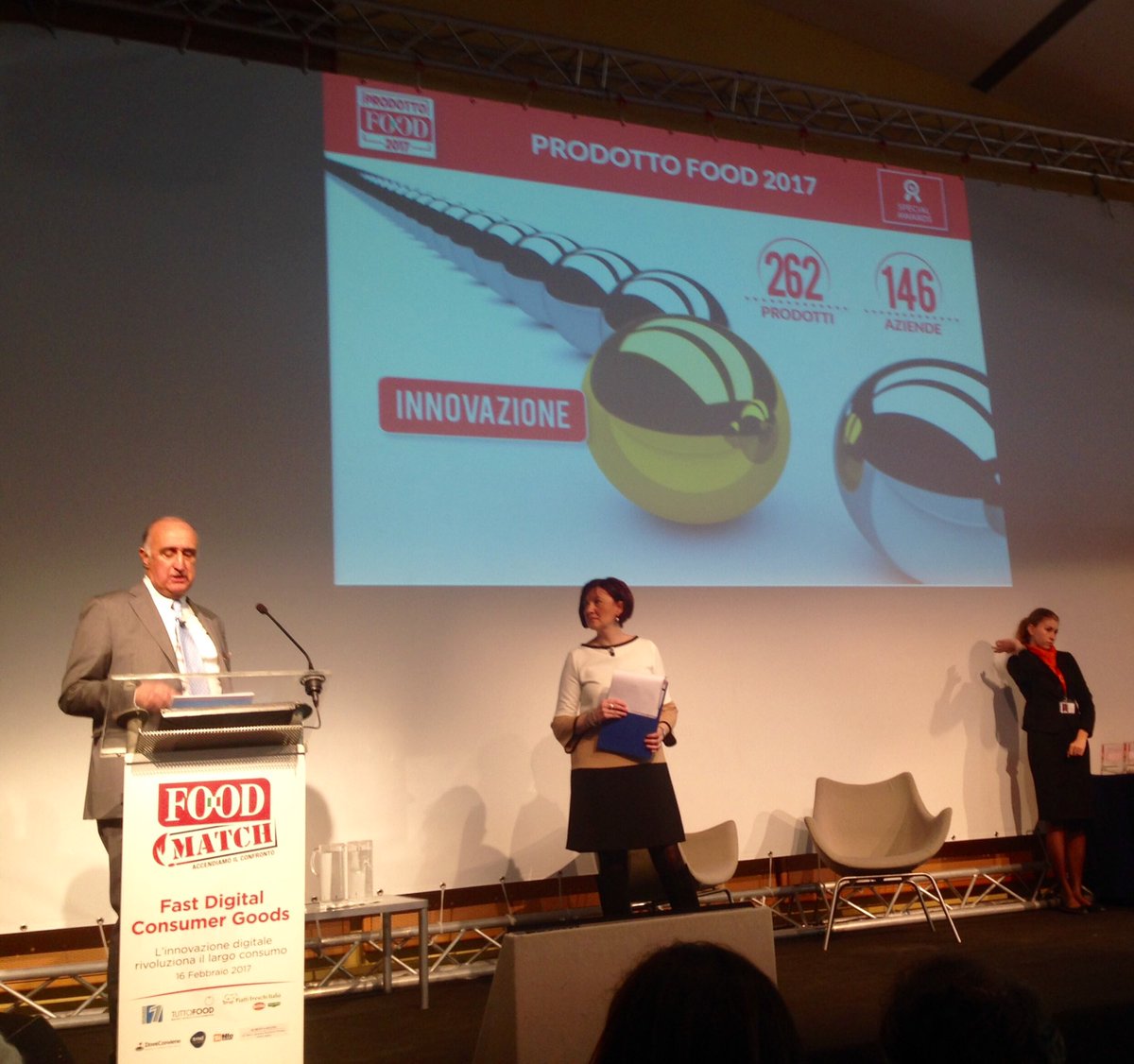 FOOD_Italia's tweet photo. Il #countdown è iniziato! In gara 262 prodotti e 146 aziende #ProdottoFood2017 #FoodMatch2017 #industria #largoconsumo #food #beverage https://t.co/LWN24ob118