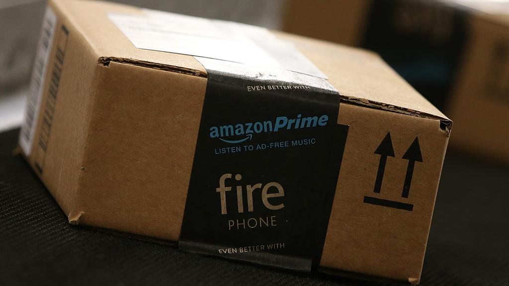 LaStampa's tweet photo. I pacchi di Amazon pioveranno dal cielo: brevettato il sistema dei droni da consegna  https://t.co/1Pq9jlOfg1 https://t.co/fkXr2SSiAe