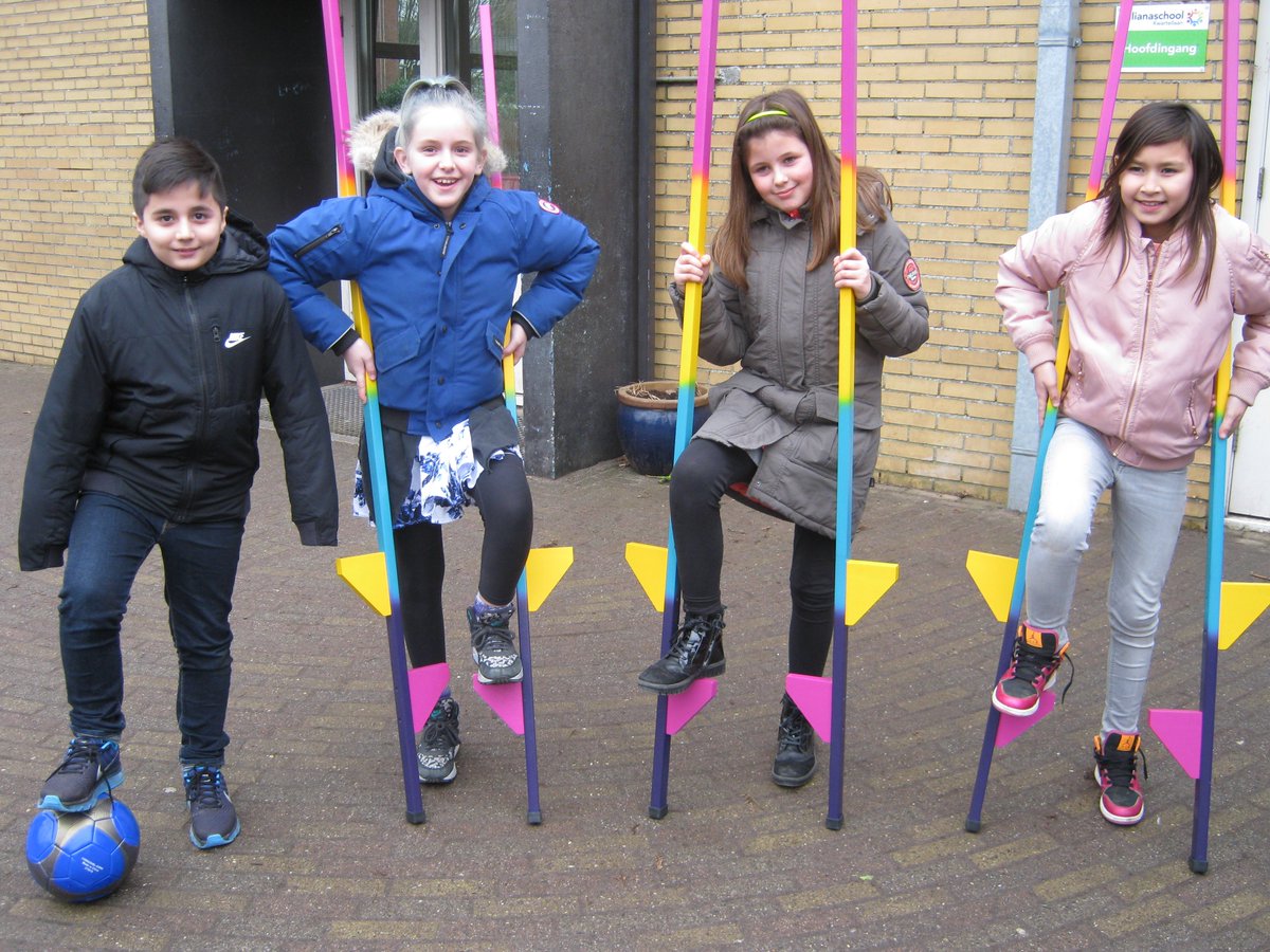 Voor de tussenschoolse opvang (TSO) is weer mooi nieuw speelgoed aangeschaft.