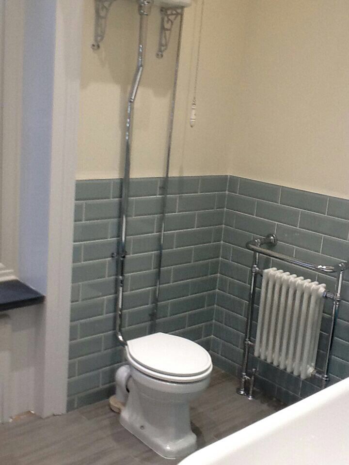 FrintonKitchens's tweet photo. Another stunning bathroom installation from the FKB team 🛁 https://t.co/ejIprptlDK