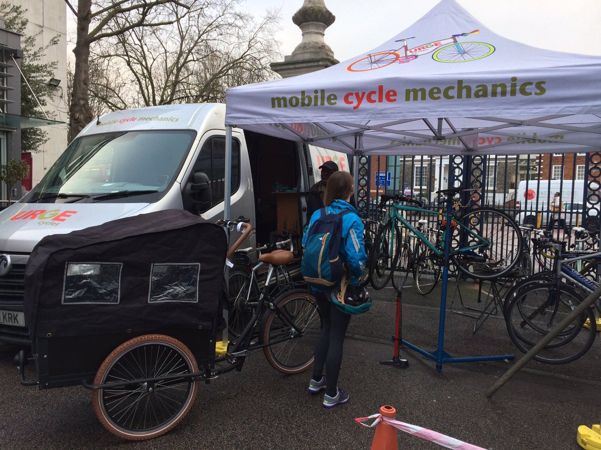 URGEcycles's tweet photo. Fixing bikes for staff and students who cycle to work @KingsCollegeNHS @KingsCollegeLon Denmark Hill back again on 1st March https://t.co/gc5kIrESJf