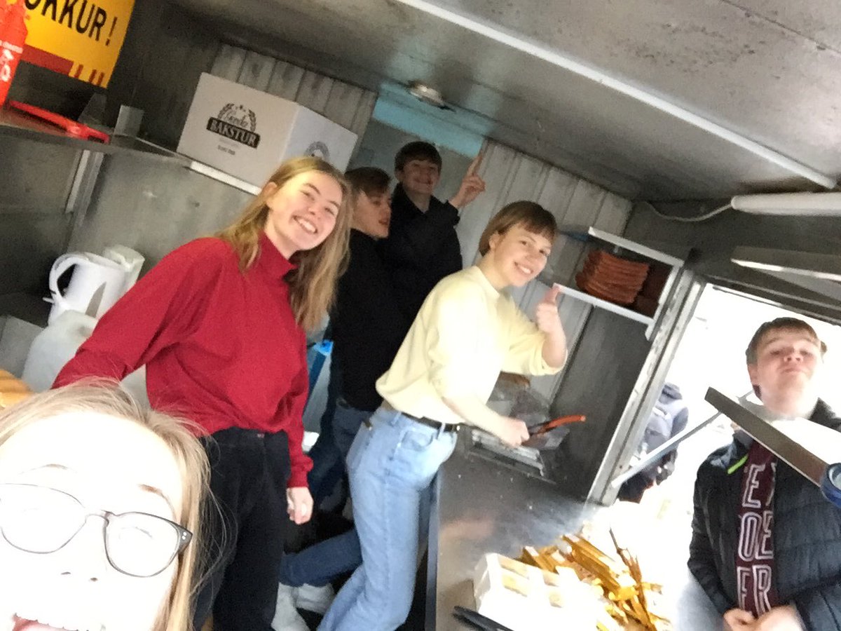 Pullur, pepsi og prince í portinu!! Ari Eldjárn í casan!! Palli í kvöld!! PEPP 🎉🔑💯