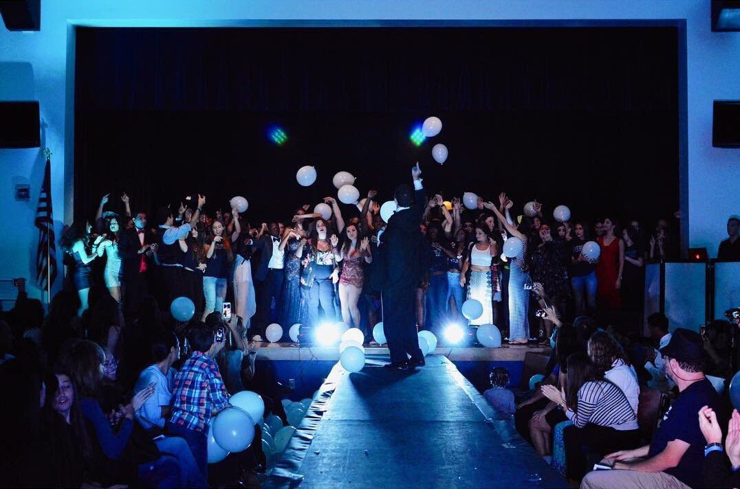 atmvav2017's tweet photo. TODAYS THE DAY!!! Doors open @ 6:30 #visavis2017 #countdowntocurtaincall #finallyhere @atmsenior @wsrksharknews https://t.co/VfJKy2PVsj