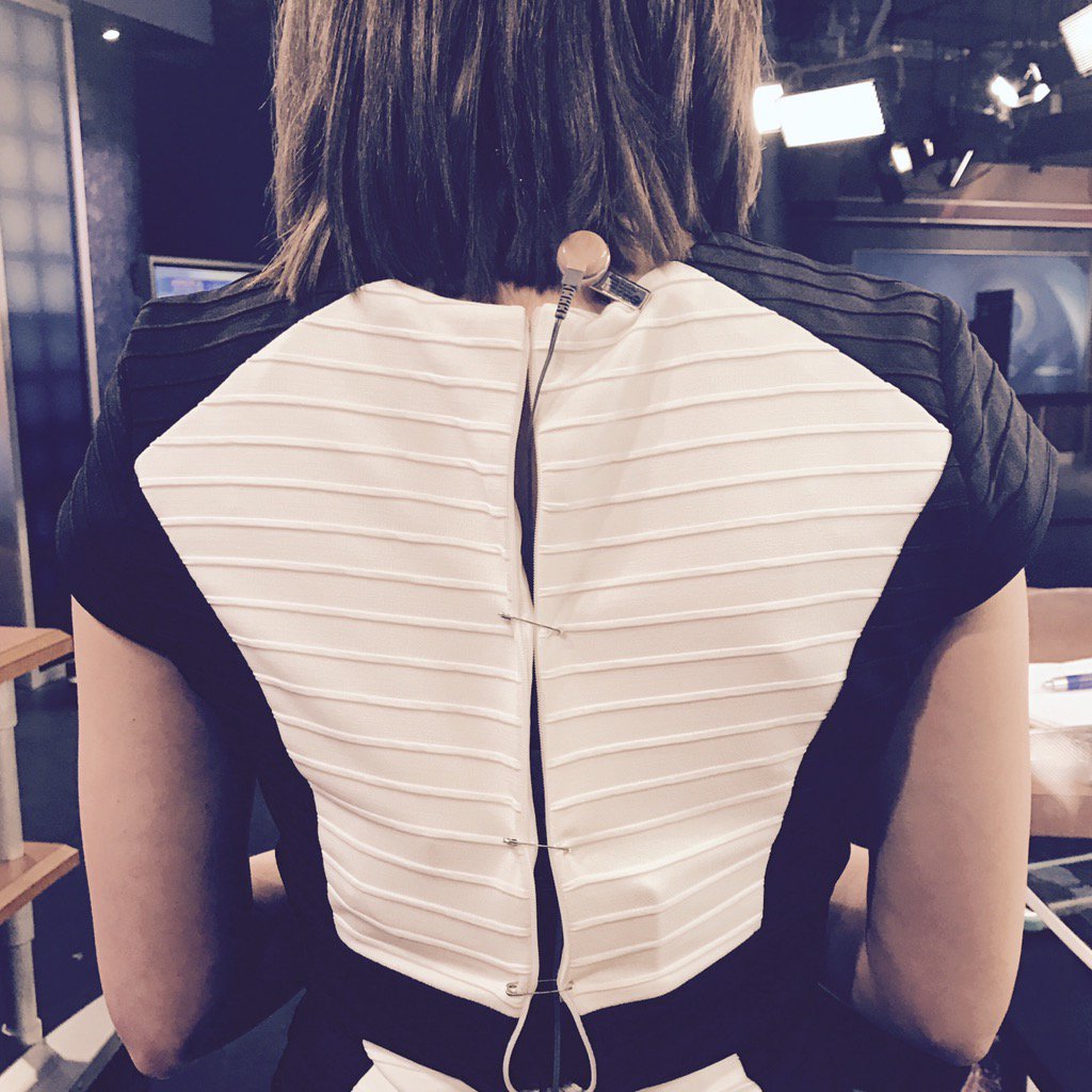 DonnaPitmanKMBC's tweet photo. Girl has my back! Thx @EmilyKMBC for saving me when my dress broke just b4 the show! #jesustakethewheel #ioweher https://t.co/cX0BsvonGi
