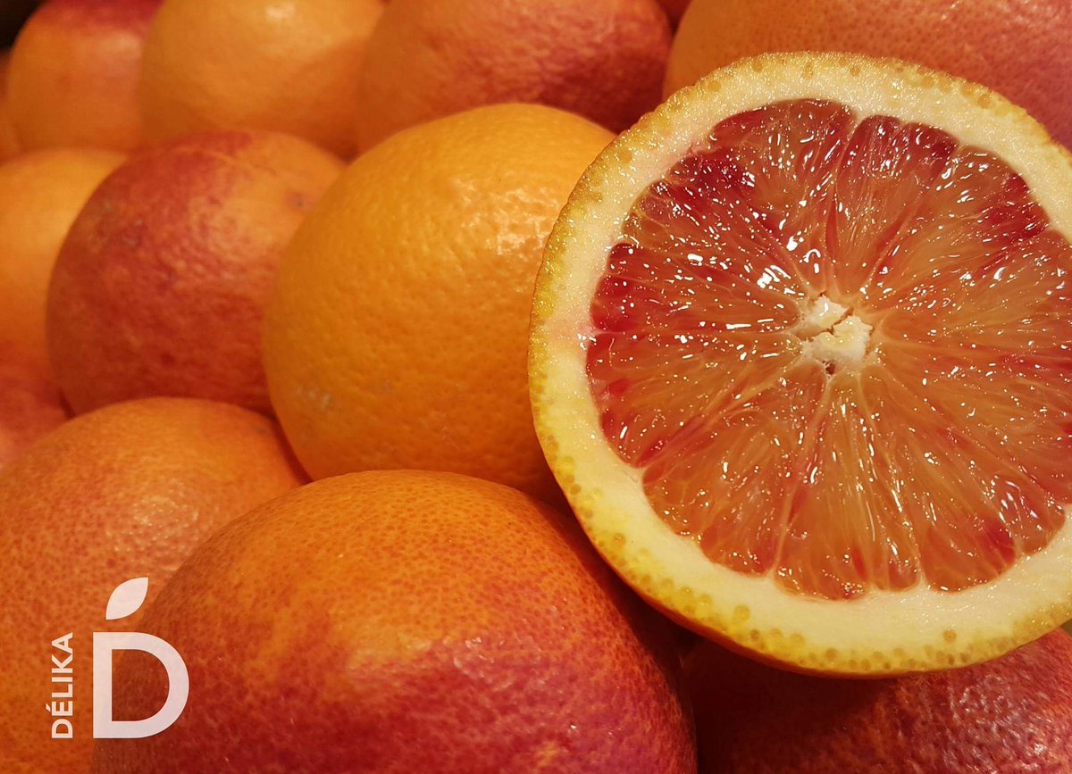 DelikaES's tweet photo. ¿Quién dijo que el #invierno es triste y gris? Esta epoca del año nos regala maravillas como estas: las #naranjas #sanguinas! 🍊🍊🍊🍊 https://t.co/mVPPvdJvkz