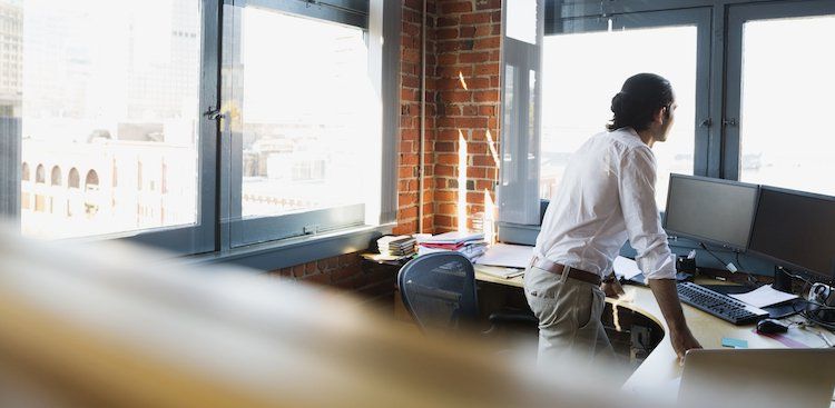 grad_central's tweet photo. 4 things to try if you're bored at work but not ready to quit yet. @dailymuse https://t.co/S5JOz91vBs https://t.co/JWnf73MPQe