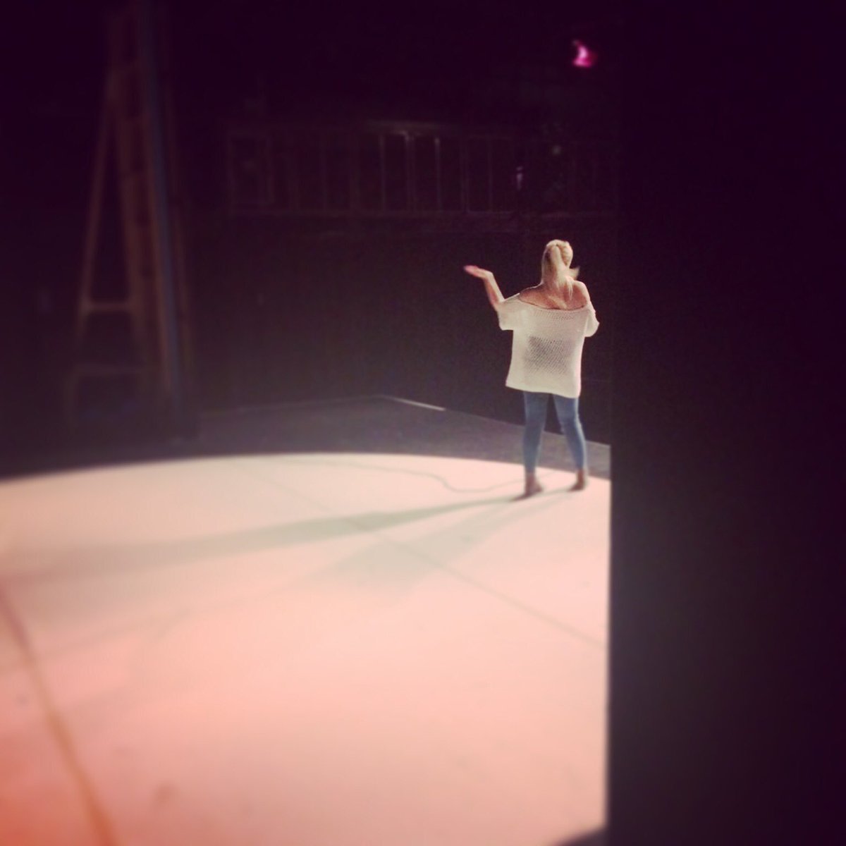 lorenobrienLO's tweet photo. My new standup WIP show OKIE DOKIE opens next week @vaultfestival and from what I can tell, I have now become this emoji 💁🏼FEB 22-26 https://t.co/7NuNSg3AZy