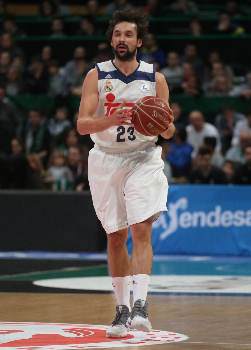 23Llull's tweet photo. Esto empieza! 💪🏀
#CopaACB 
#halamadrid https://t.co/RoWs6oGIcz