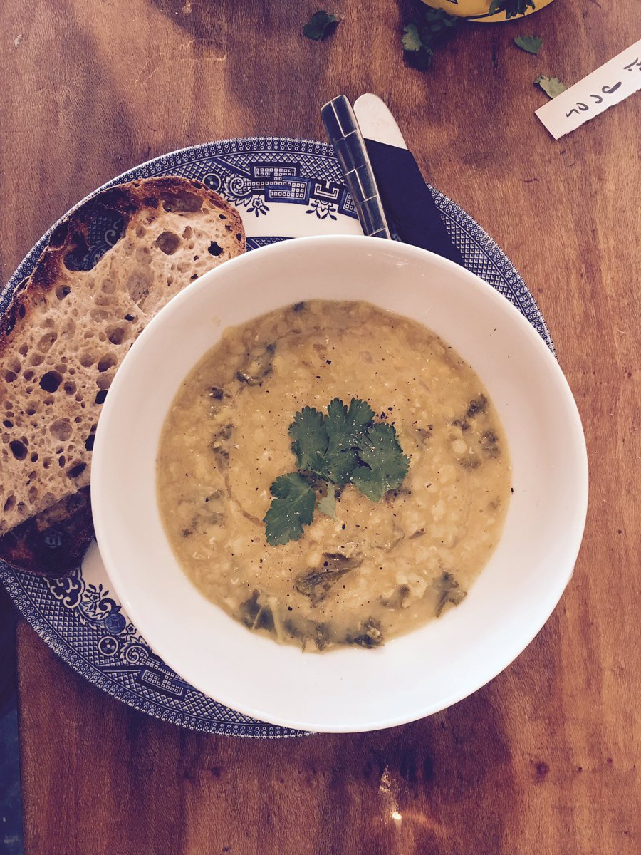 MouseanddeLotz's tweet photo. Coconut&amp;lentil w/kale in action!! #soupdejour #hackney #eastlondon #ThursdayThoughts #homemade #glutenfree #DairyFree #shoplocal #cooking https://t.co/ba71BWbM4t