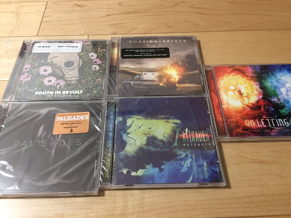 kei_emorock's tweet photo. STMから届いた!パリセーズの1st持ってなかったしついでに購入w
#YouthInRevolt
#ChasingSafety
#Palisades
#OnLettingGo https://t.co/5BmN8ZNFbO