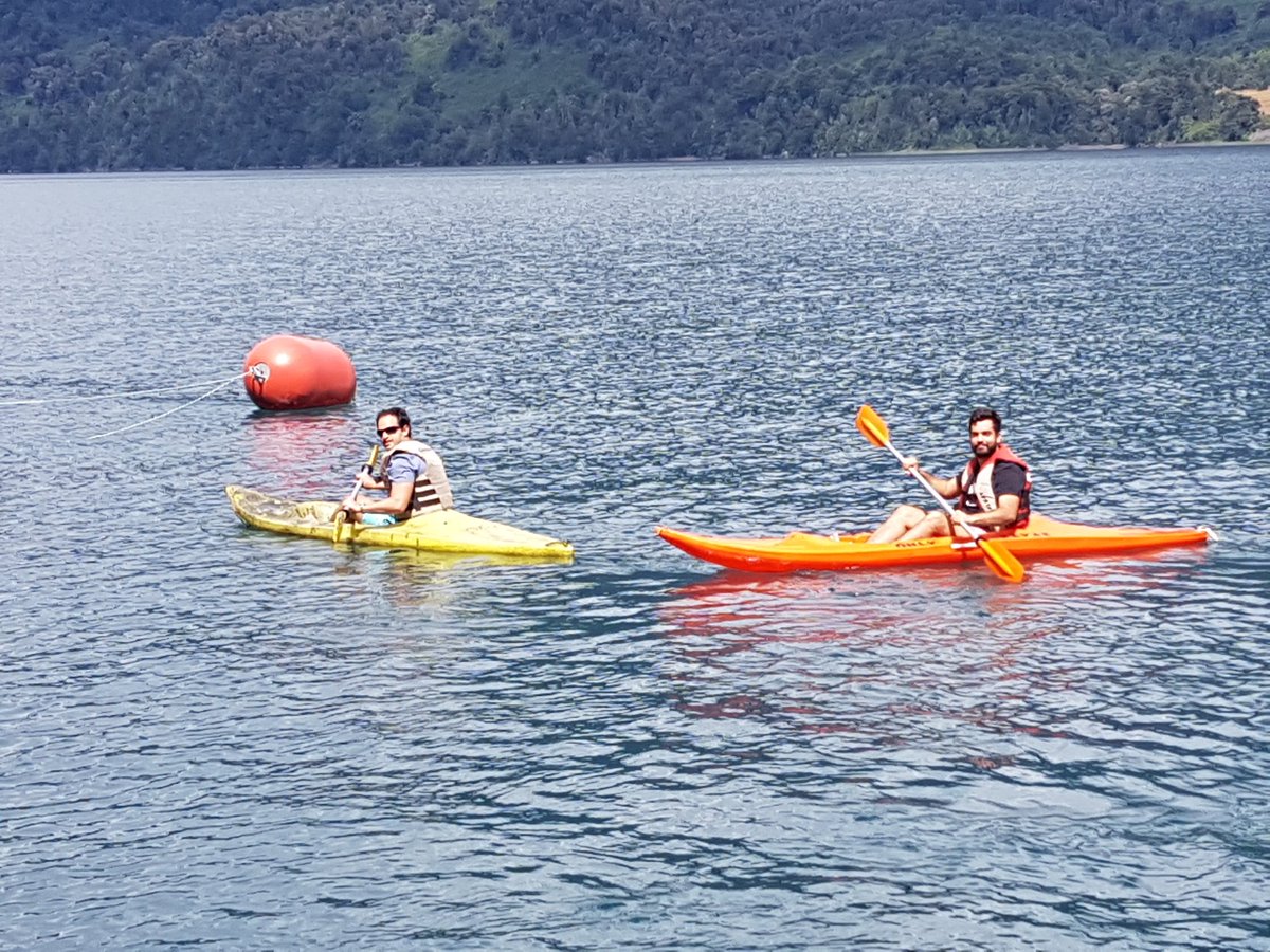 Suramericapunta's tweet photo. Kayakeando, caminando, navegando.. https://t.co/wkVxNCunIt