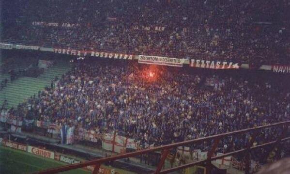 CFCCapsule's tweet photo. About 6,000 Chelsea fans in Milan, 1999. #nofans #cfc #chelseafc https://t.co/cCzGKbvj9R