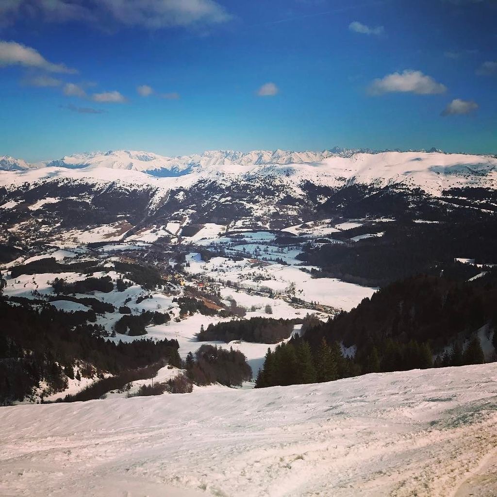 Leauickque's tweet photo. Comme une journée au ski 🎿 #gresseenvercors #vercors https://t.co/rFTZzx8r6D https://t.co/66qkkiO1MH