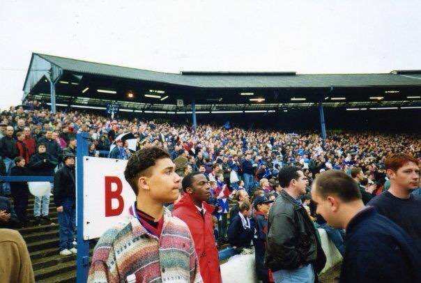 CFCCapsule's tweet photo. The Shed vs Sheff Utd, 94. #cfc #chelseafc https://t.co/B65AlLVmFd