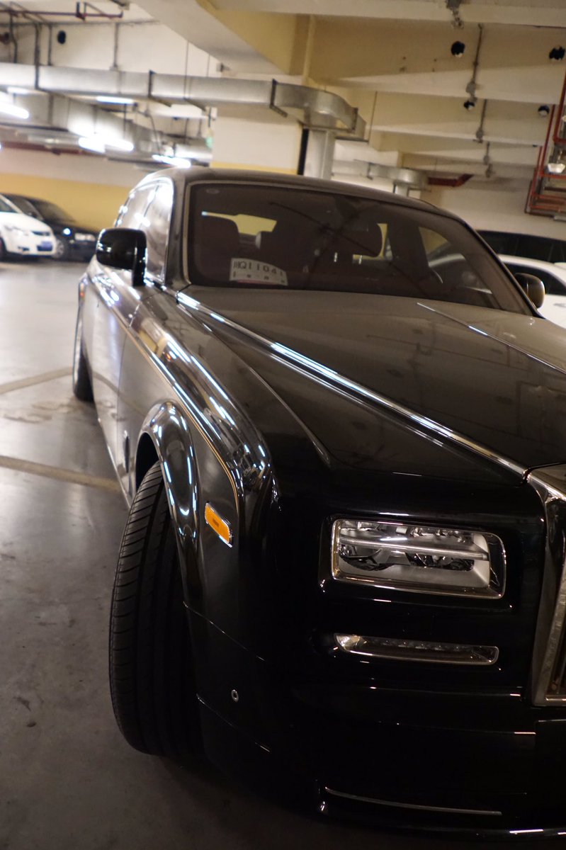 Baronli2016's tweet photo. Three parking sets. https://t.co/3ysfjGyj1O