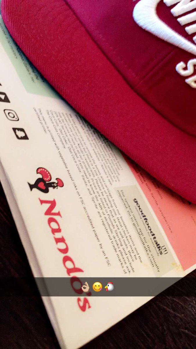 tomwilsraps's tweet photo. Having lunch @NandosUK with @beau_fleur_uk https://t.co/r40SHsIKL9