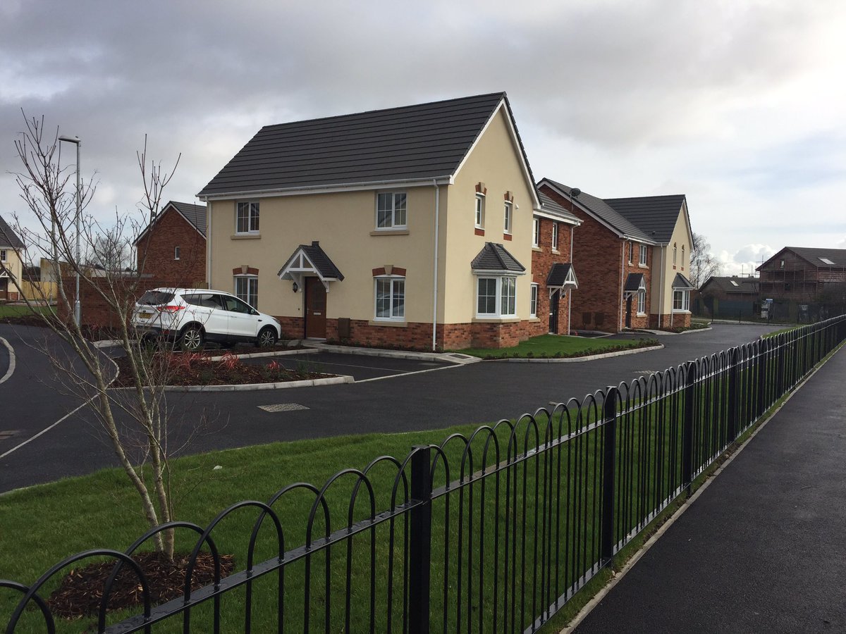 Emyr Jones tweet media