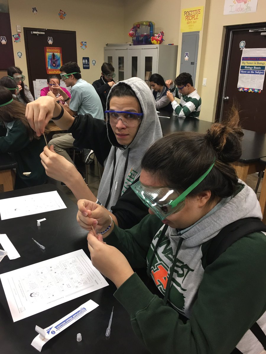 PPMHAPBio's tweet image. And here are our AP Bio students extracting their own DNA #apbio #makesciencefun