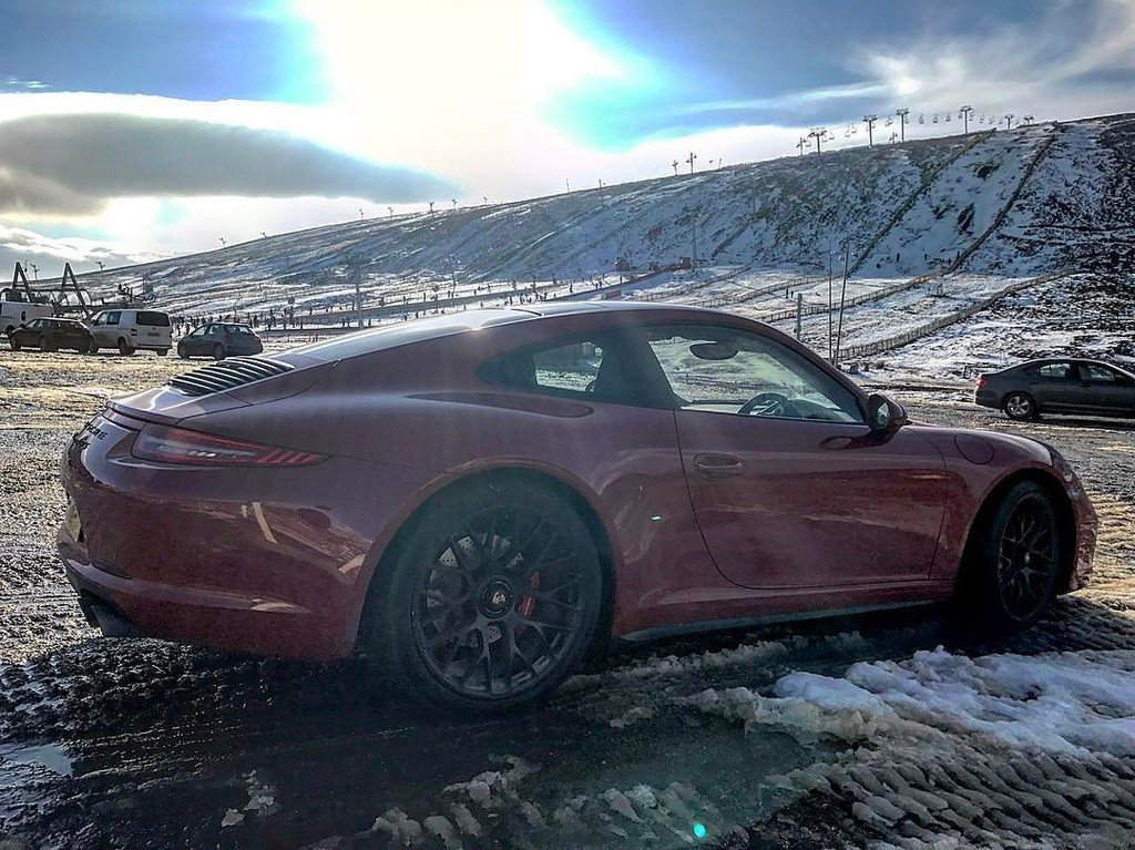 p911r's tweet image. Snow Joke ❄️ Thankful for the 4wd. 
#991GTS ift.tt/2lb76C0