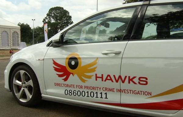 eNCA's tweet photo. eNCA | eMalahleni officials nabbed for fraud https://t.co/TsNuVuXPQv https://t.co/umzQq1RoU5