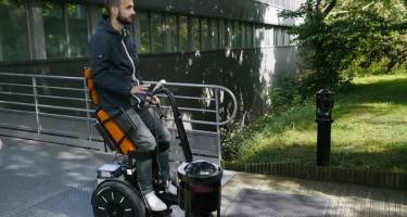 uvsq's tweet photo. Le gyrolift de Lambert Trenoras, à La Une des Échos hier https://t.co/CShQ5qswvP #mobilite #Handicap #InnovHandi https://t.co/L1NnWFBKa8