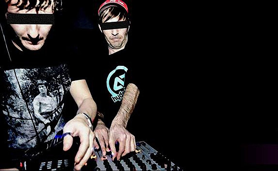 What a great pic of <a href="/HumanHaloOMGR/">Human Halo</a> on action! #TBT #electronicmusic #OMGRecArtists