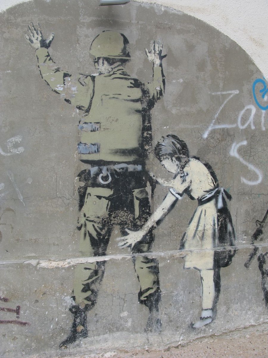 noveliciouss's tweet photo. Never #trust anyone who has not brought a #book with them.
— Lemony Snicket
#reading #bookslover #writing #amwriting
Banksy https://t.co/VJzOpBhyJO