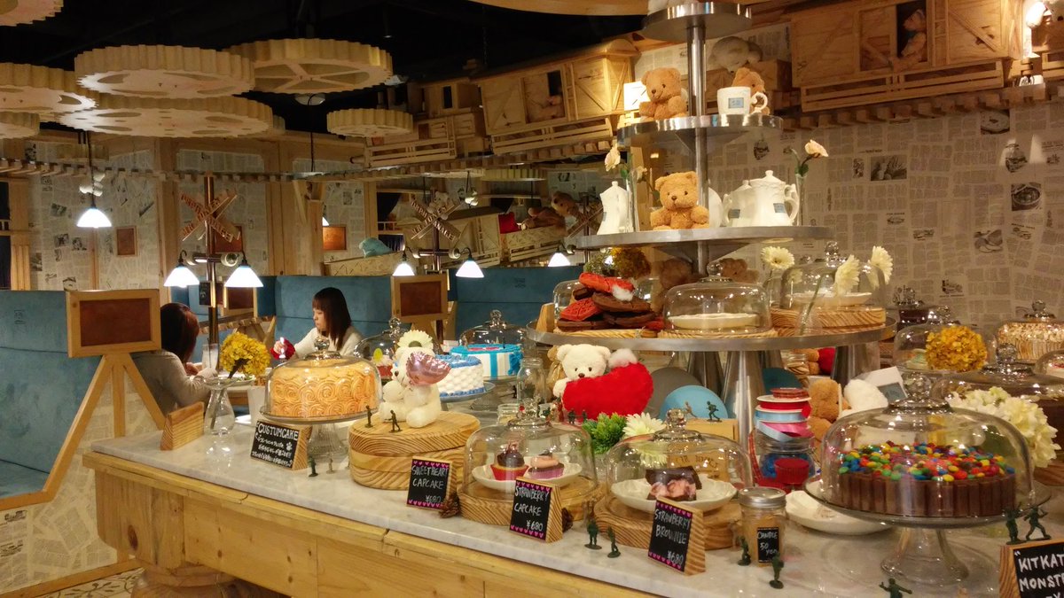 Aƚa ウサギちゃんシンドローム على تويتر 北海道旅行４日目 朝ゲストハウスで韓国人の目にコンタクトを入れてから北海道民の友達夫妻と札幌をぶらぶら めっちゃメルヘンで可愛いカフェ 行った 日本は北海道しかないみたい オタショップ寄って札幌駅の牛乳