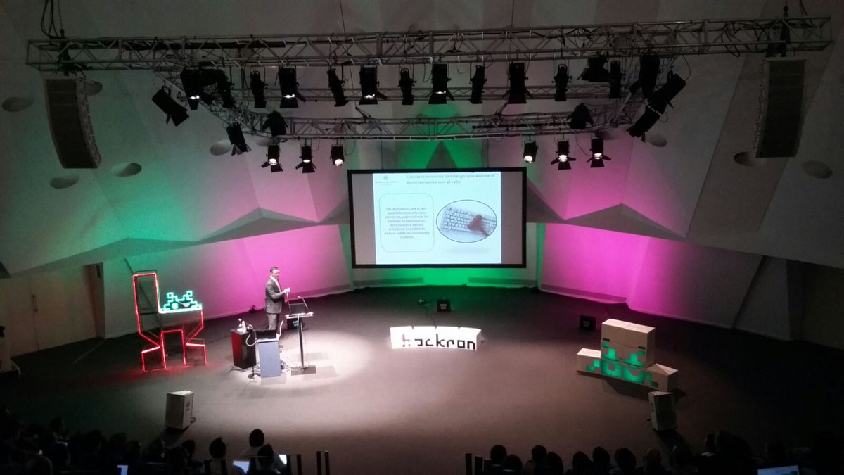Auditoriotfe's tweet photo. Hoy se está celebrando el IV Congreso de Ciber Seguridad #hackron en el Auditorio de Tenerife. ¡Mañana más! #hackron2017 https://t.co/kG5tv0FLhy