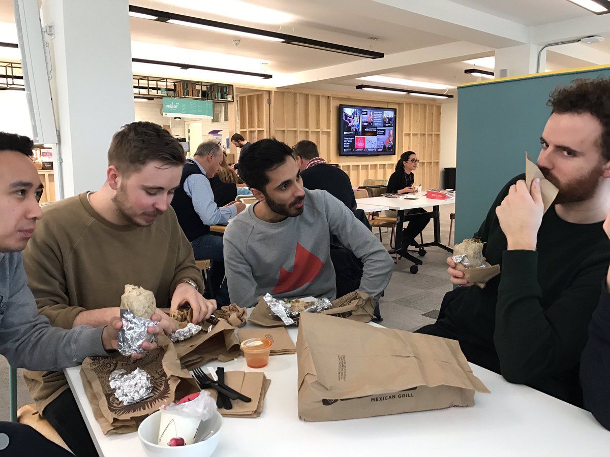 MrBenGolding's tweet photo. @ChipotleUK how come my mates got a free burrito and I got denied one! Card machine not working is the same for everyone! #badday #nachoday https://t.co/JrM2YH4rrx