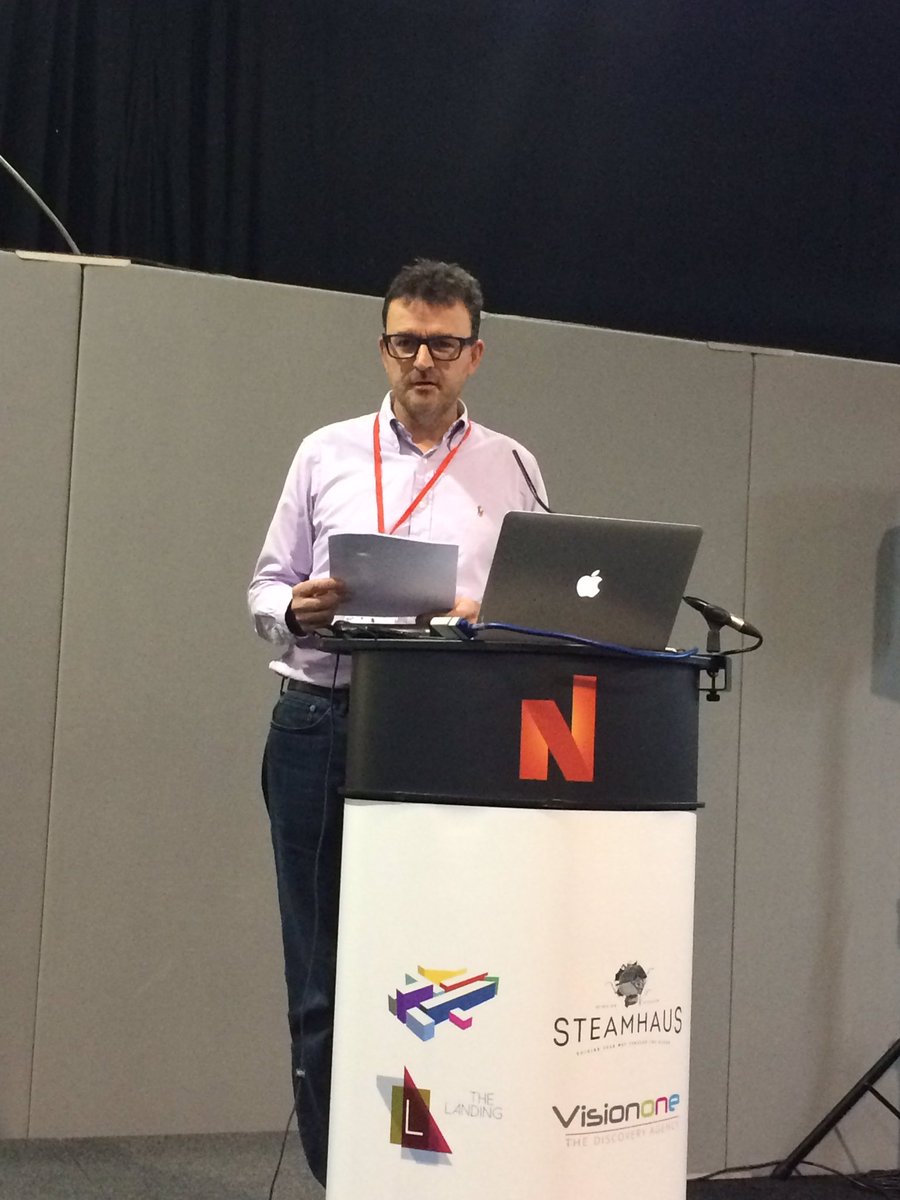 Laur3nJackson's tweet photo. Simon Landi - How to amplify your events conversation online #PNLive #esllive @accessadvertising https://t.co/AiMt6Lsxzc