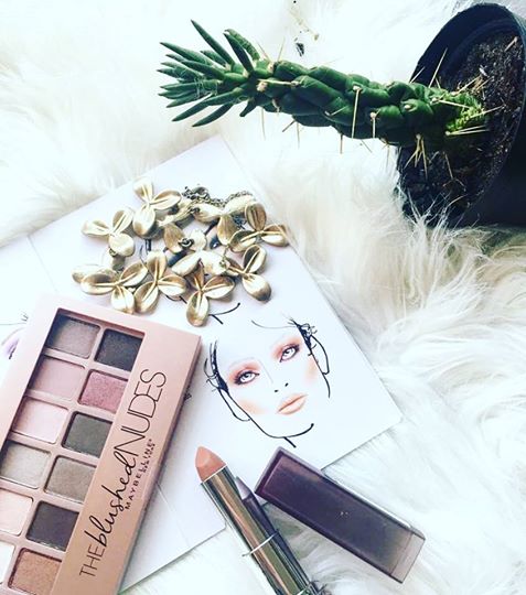 miss15uruguay's tweet photo. Junto a @Maybelline_UY empeza a planificar tu look para el fin de semana 💄👑🎊 #maybelline #tutorialmaybelline  #miss15beautytips https://t.co/WFglA0lzLf
