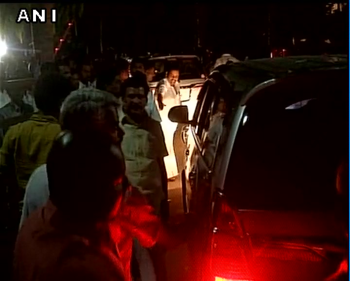 ANI's tweet photo. Chennai (TN): #AIADMK MLAs head back to Kuvathur's Golden Bay resort after Tamil Nadu cabinet and CM E. Palanisamy's oath ceremony. https://t.co/2Jp9I6wqRj