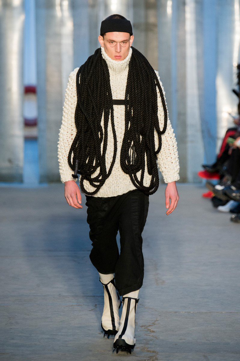 HommeEssential's tweet image. #BorisBidjaSaberi continues to showcase his love for layering &amp;amp; mixing of fabrics &amp;amp; volumes #collection - goo.gl/K9OzVn