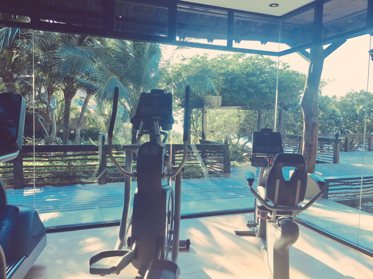 fitsperation16's tweet photo. This gym was beautiful 🌏🌸 https://t.co/5K23KzxhAW