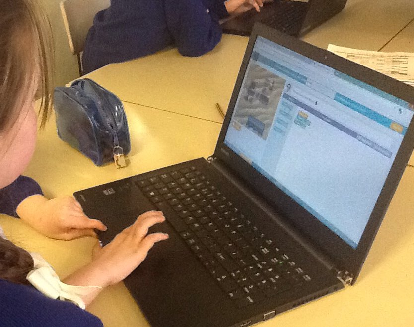 MGLWorld_Alex's tweet photo. Year 4 are completing an hour of code #StarWars #coding @hourofcode @StCuthbertsPri @MGLWorldNews https://t.co/Q0K1EN5Ydv