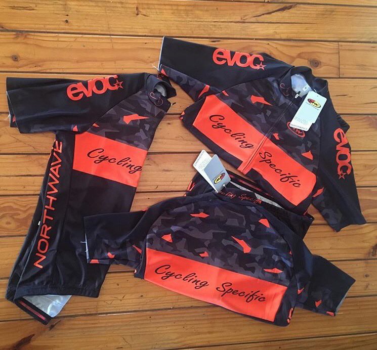 northwave_sa's tweet image. We will make you look good. Custom baby!!! #northwave #mtb #bikelife #customcyclekit | 📷 @cyclings