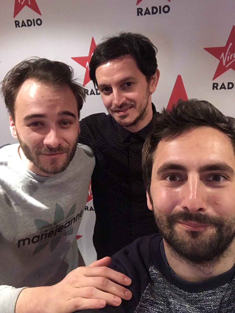 Gros kiff avec <a href="/BURAKYETER/">Burak Yeter</a> en interview dans @LeLabVR ! Devinez de qui il est fan ? #Manau ! #TribuDeDana @VirginRadiofr