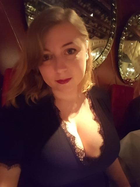 Sarahwozen's tweet photo. @CrazyBearGroup 🎂🍷 https://t.co/Om3iN4NkLv