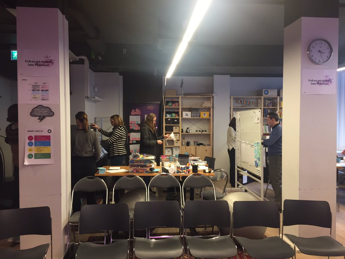 Håller i introduktionskurs på Transformator, full fart inför presentation! <a href="/TransformatorD/">Transformator Design</a> #servicedesign