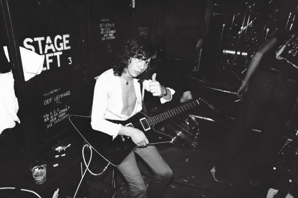 Happy birthday to original Def Leppard guitarist Pete Willis.   Cheers mate! 