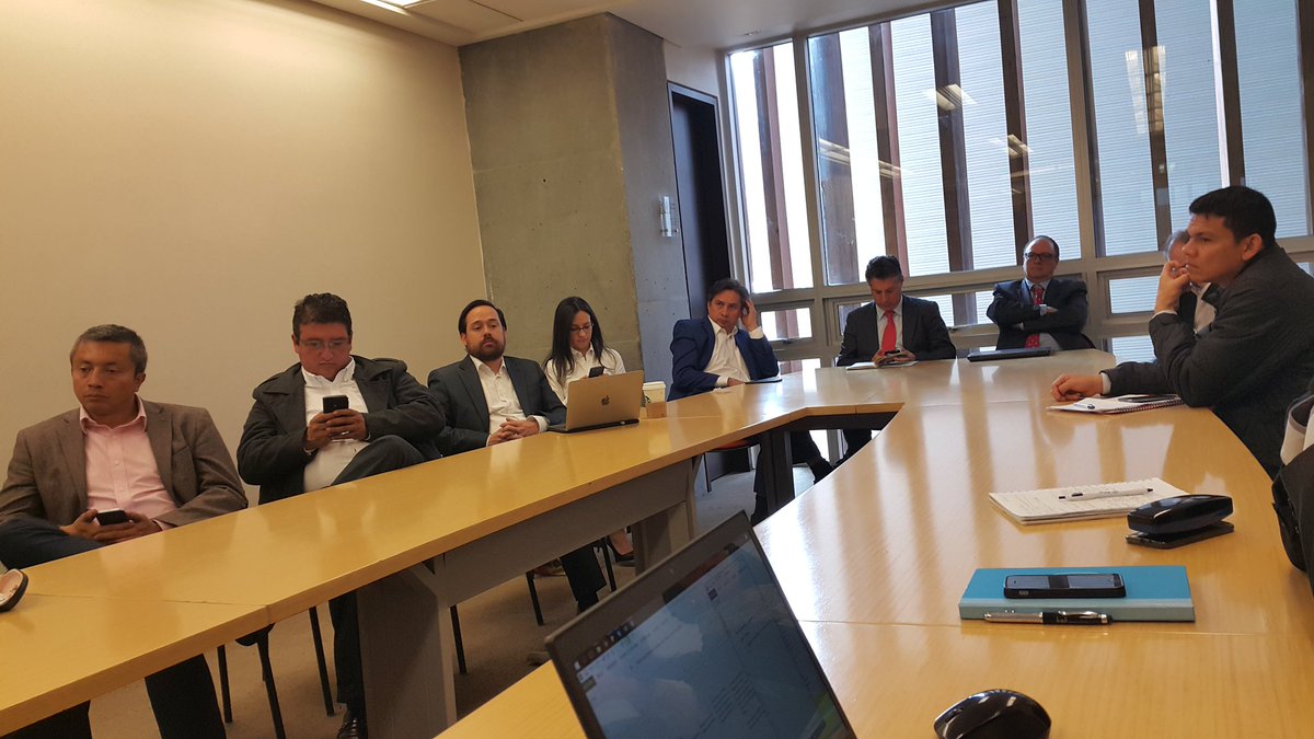 Jenn_pineda's tweet photo. Apoyando inicio proyecto #ClusterSoftwareyTI de Bogotá para sofisticación de oferta en Realidad Virtual/Aumentada #RetoCluster @InnpulsaCol https://t.co/msDW7pjyuK