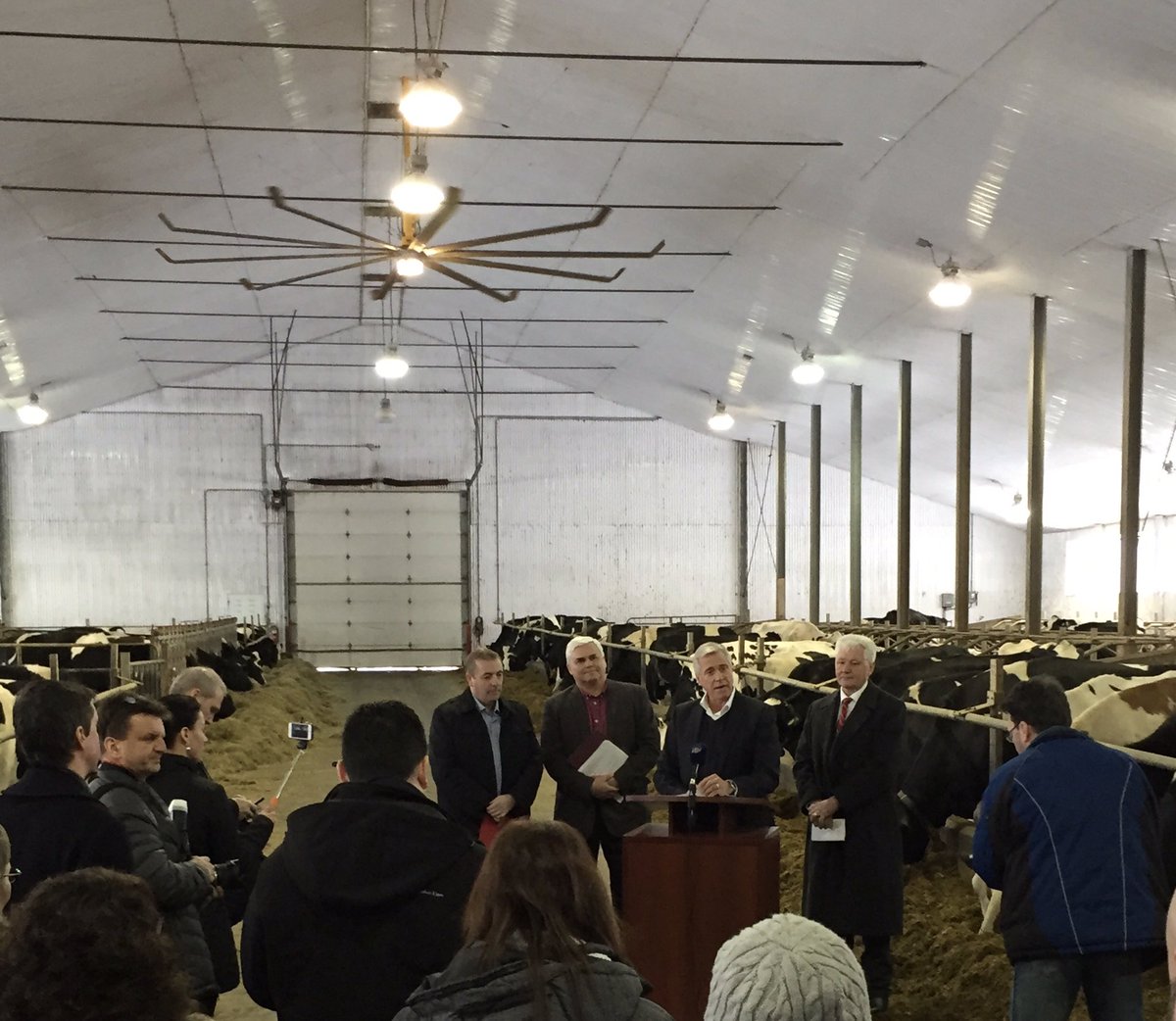 PremierofNL tweet picture