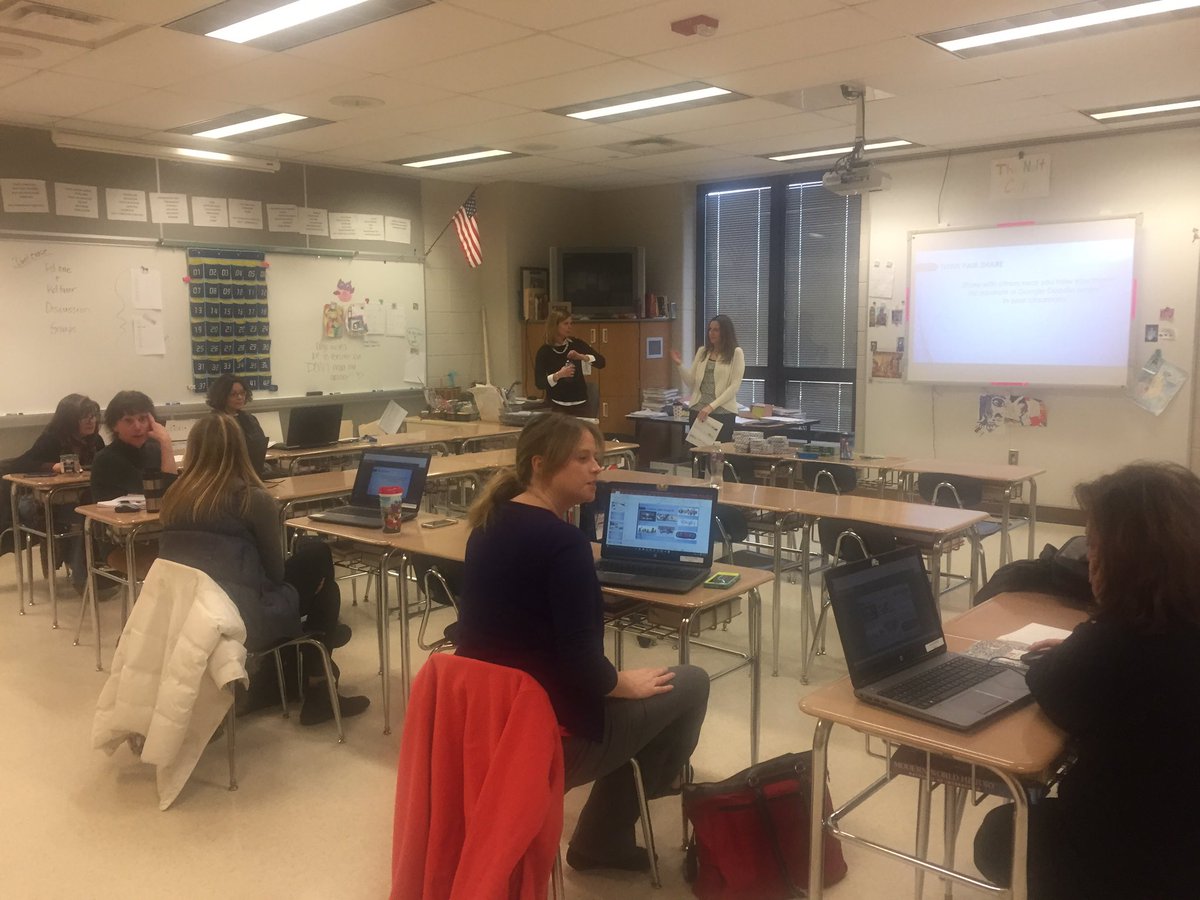 CBlismith's tweet image. Sharing ways to respond to text with multimedia. @CBEastHS #cbsdpd #cbtech