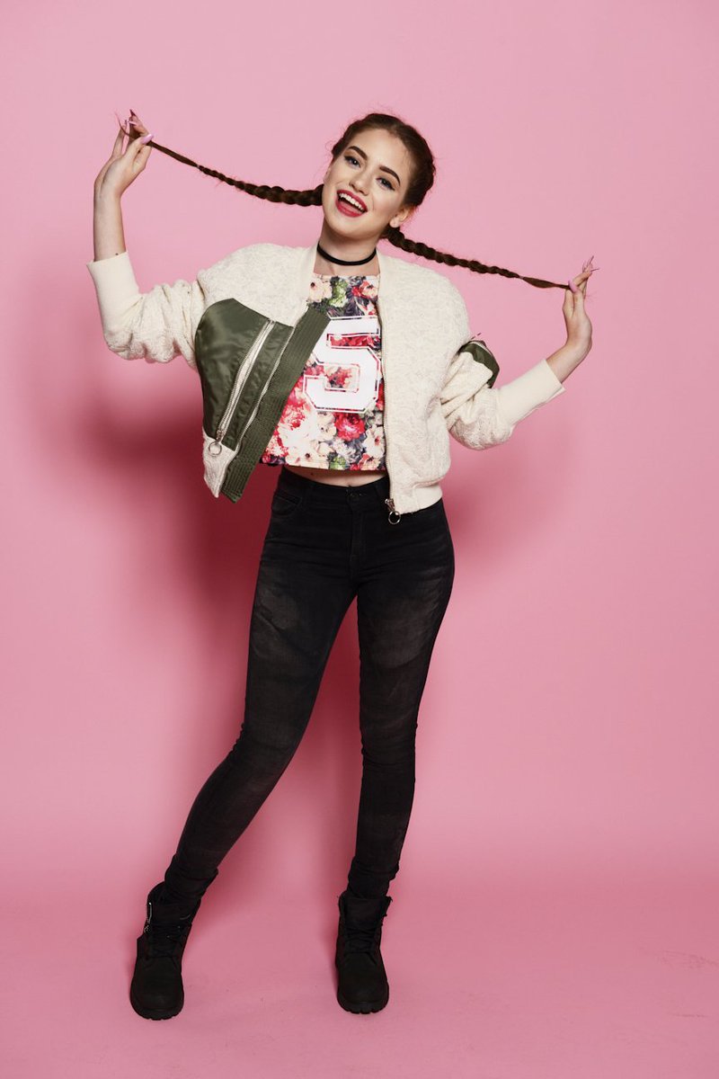 NeonHair's tweet photo. LIKE if you LOVE @iAm_Dytto's cute braided hair. ๐ Get the look with Sugar Cream and Sugar Confection! https://t.co/JqOfcbiRIN #NeonChicks https://t.co/TsZIpQd8u7
