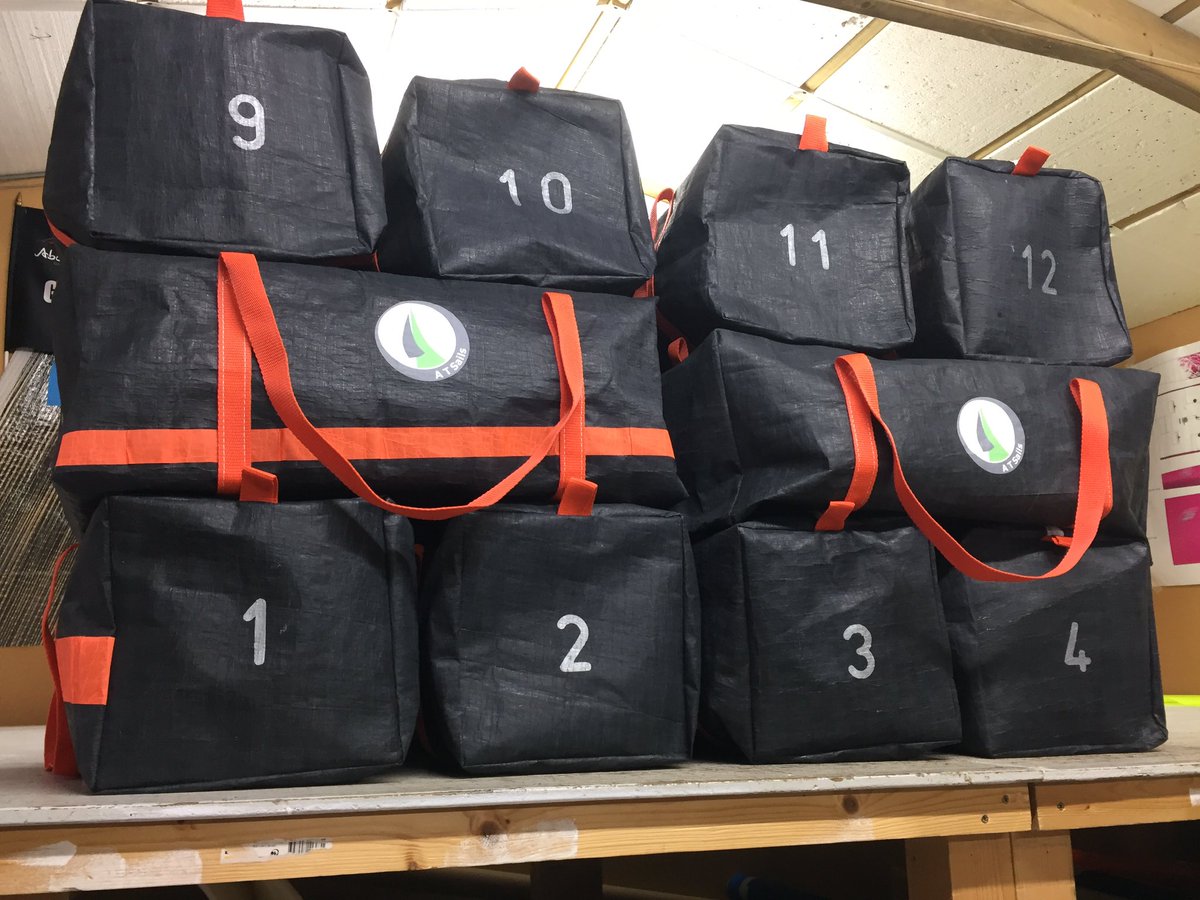 ATSails's tweet image. 12 x 3DI crew kit bags @Fast40Class @ATSails #upcycling