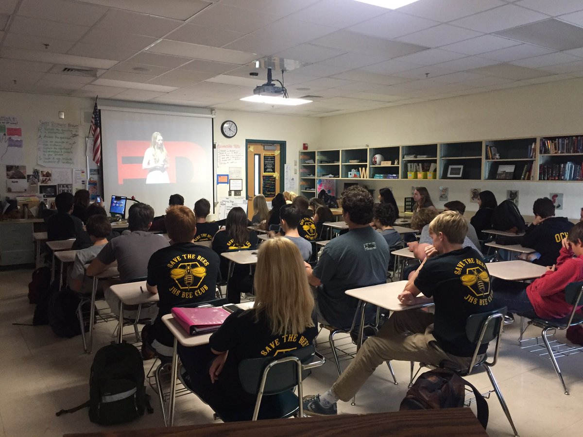 MsWilsonEnglish's tweet photo. The JHS Bee Club is watching a TEDTalk on how we can help save the bees! 🐝🐝🐝 https://t.co/PDByRd1ucB