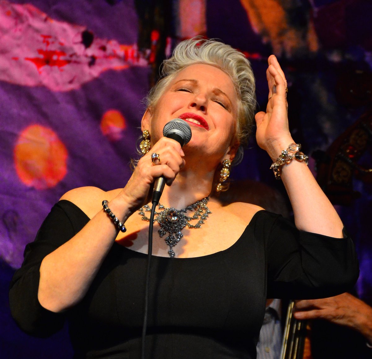 CatAConner's tweet photo. #CatConner swing-a-ding-ding-ing 8 PM on Friday, Feb. 24  #Barones with the amazing #KarenHernandez &amp; #BillyPaul 818.782.6004 https://t.co/xWKI3Xnaa4