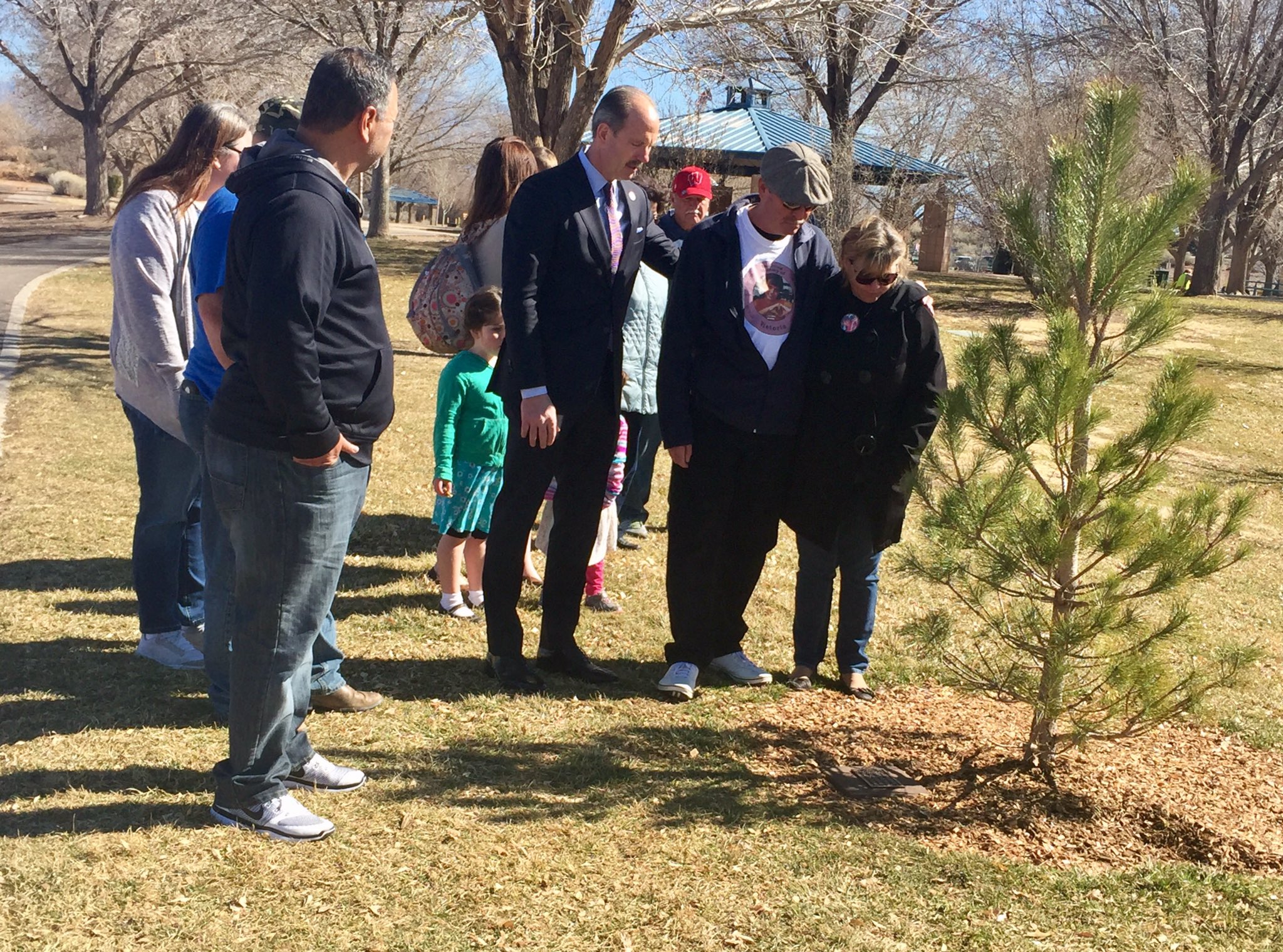 Mayor Richard Berry в Twitter: "Bittersweet moment today as we placed the plaque at Victoria ...