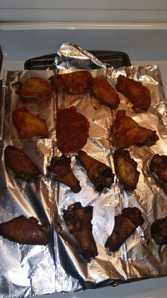 shadowspectre84's tweet photo. So this went in looking like a wing, came out lime this! Not going to name names... #gross #foodnightmare #weaksauce https://t.co/Kyoni7Z6He